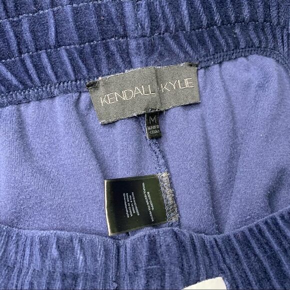 Kendall and Kylie Joggers  - Picture 11 of 12